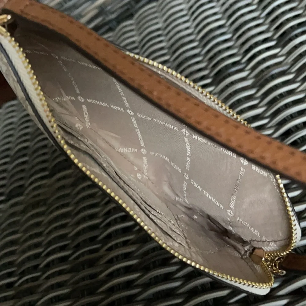 Michael Kors Jet Set Travel Large Top Zip Signature Wristlet Clutch - Picture 9 of 16